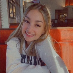 Meet your Posher, Kenzie